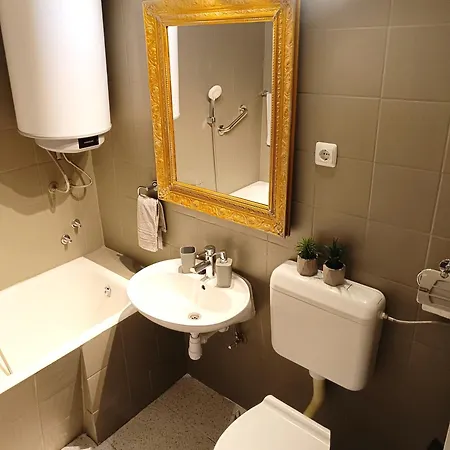 In Mind Apartment Split